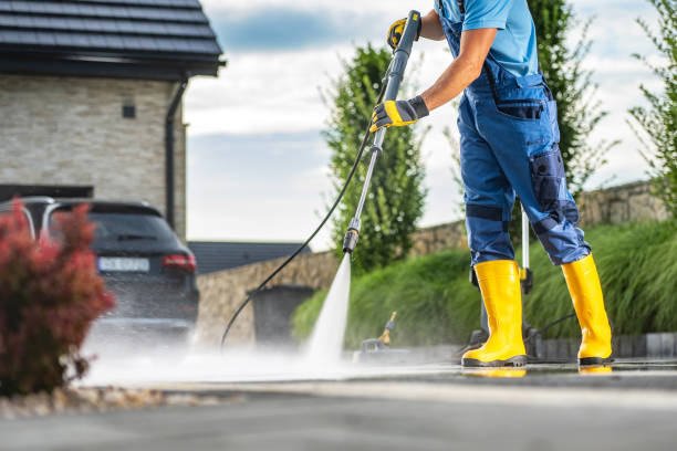 Best Commercial Pressure Washing  in Cedar Falls, IA
